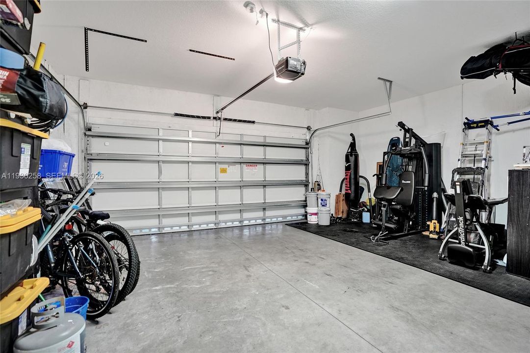 For Sale: $830,000 (5 beds, 3 baths, 2708 Square Feet)