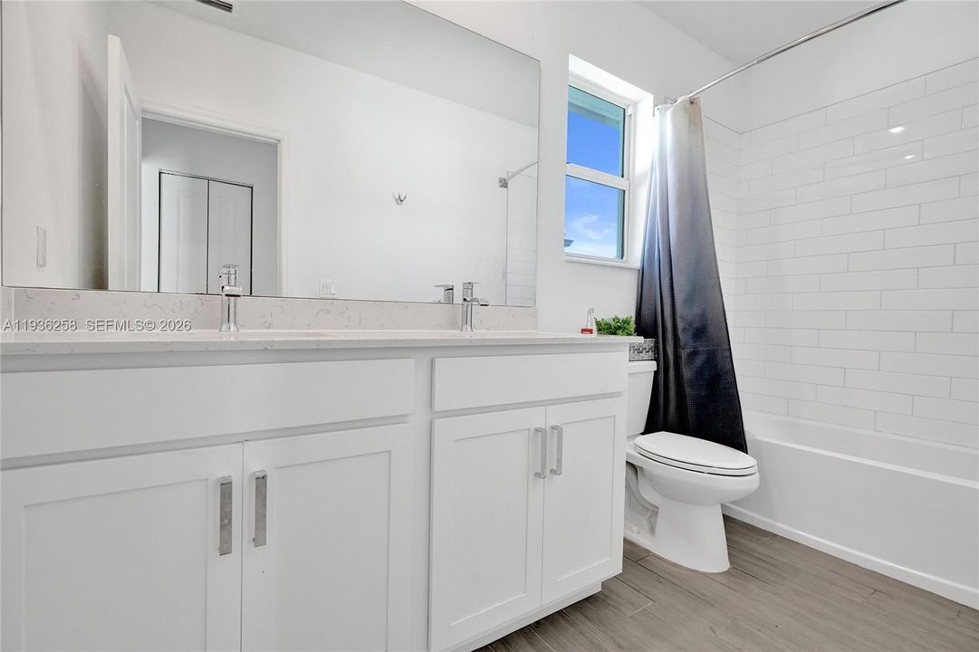 For Sale: $830,000 (5 beds, 3 baths, 2708 Square Feet)