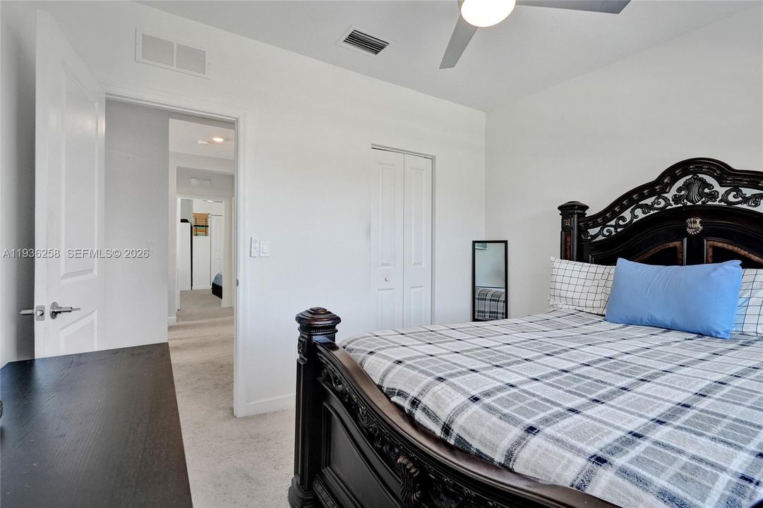 For Sale: $830,000 (5 beds, 3 baths, 2708 Square Feet)