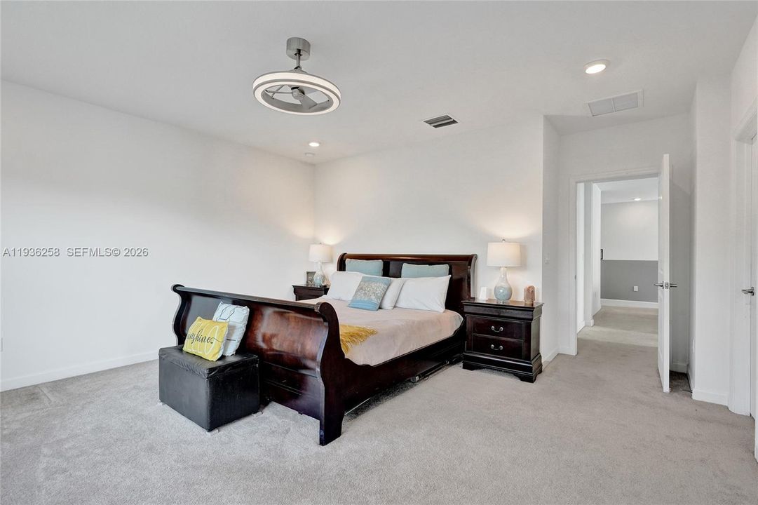 For Sale: $830,000 (5 beds, 3 baths, 2708 Square Feet)