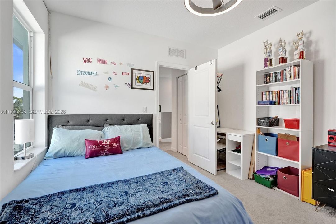 For Sale: $830,000 (5 beds, 3 baths, 2708 Square Feet)