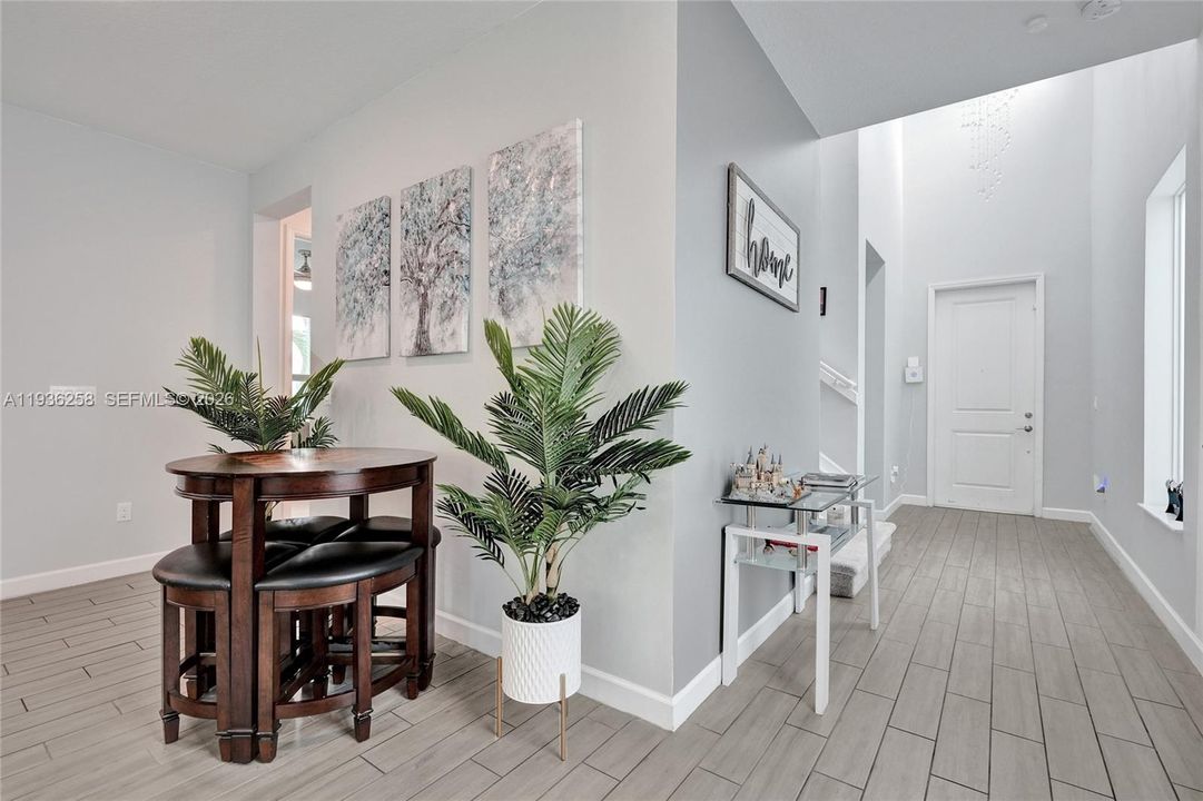 For Sale: $830,000 (5 beds, 3 baths, 2708 Square Feet)