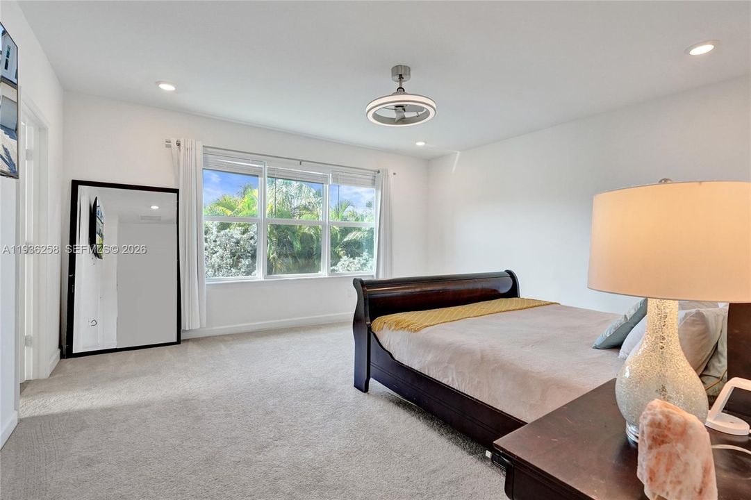 For Sale: $830,000 (5 beds, 3 baths, 2708 Square Feet)