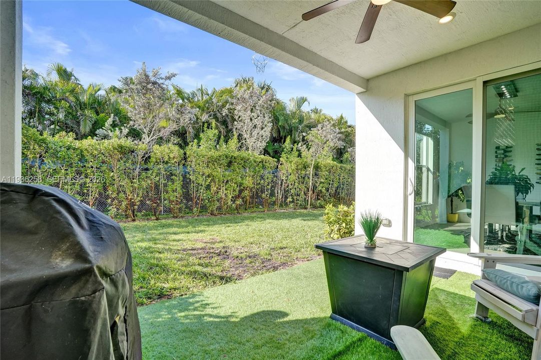 For Sale: $830,000 (5 beds, 3 baths, 2708 Square Feet)