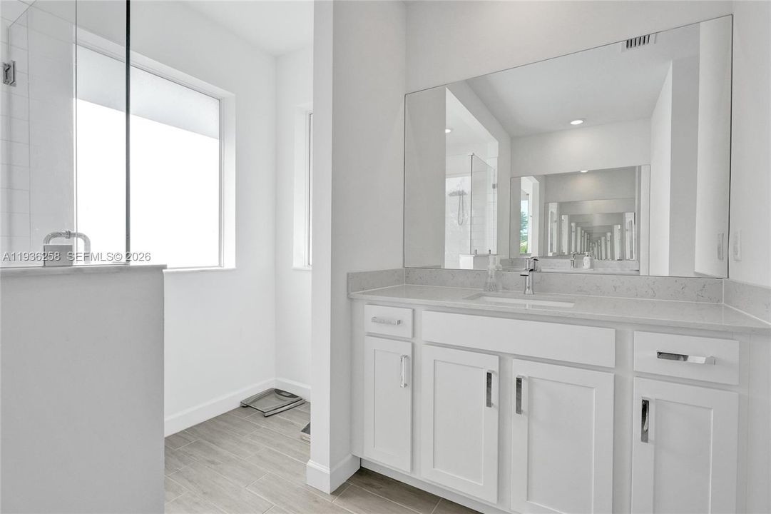 For Sale: $830,000 (5 beds, 3 baths, 2708 Square Feet)