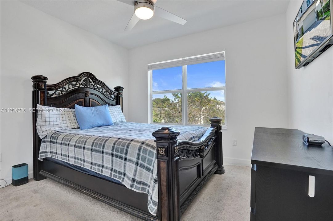 For Sale: $830,000 (5 beds, 3 baths, 2708 Square Feet)