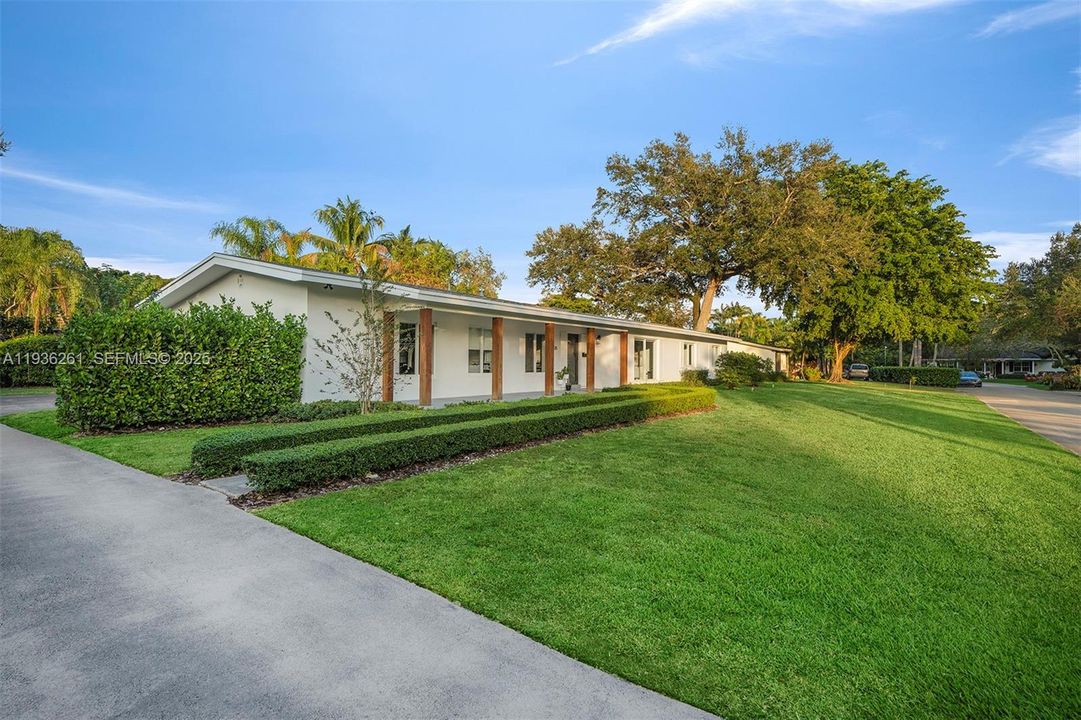 В аренду: $9,900 (3 спален, 2 ванн, 2036 Квадратных фут)