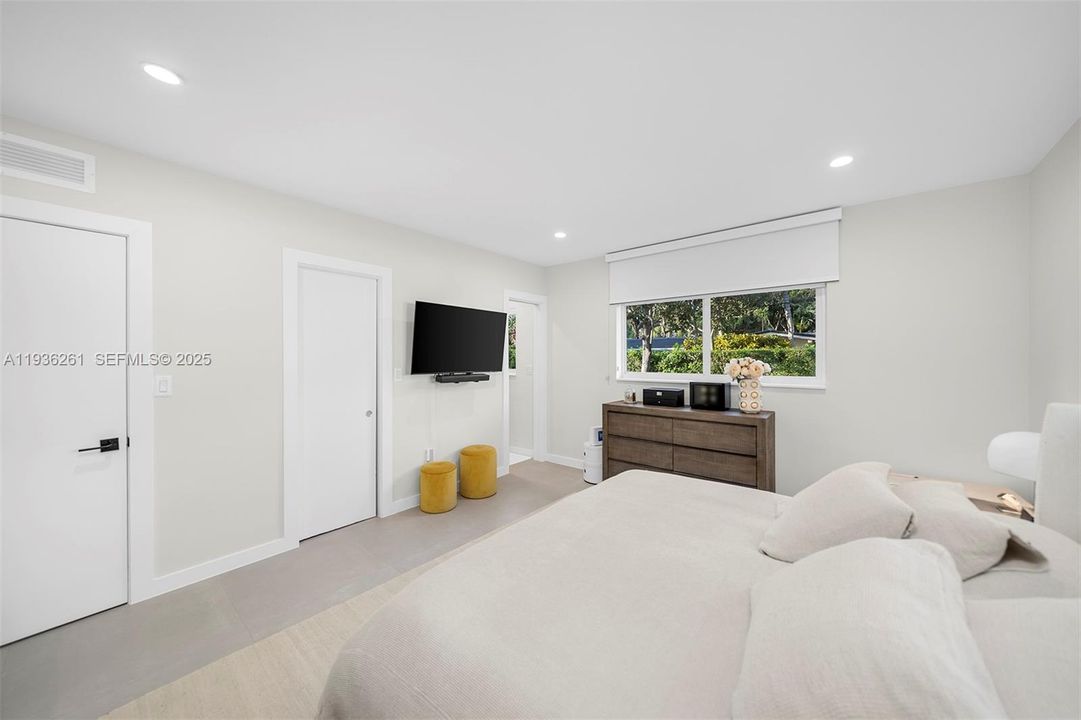 В аренду: $9,900 (3 спален, 2 ванн, 2036 Квадратных фут)