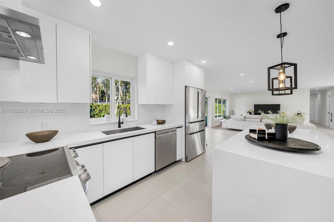 В аренду: $9,900 (3 спален, 2 ванн, 2036 Квадратных фут)