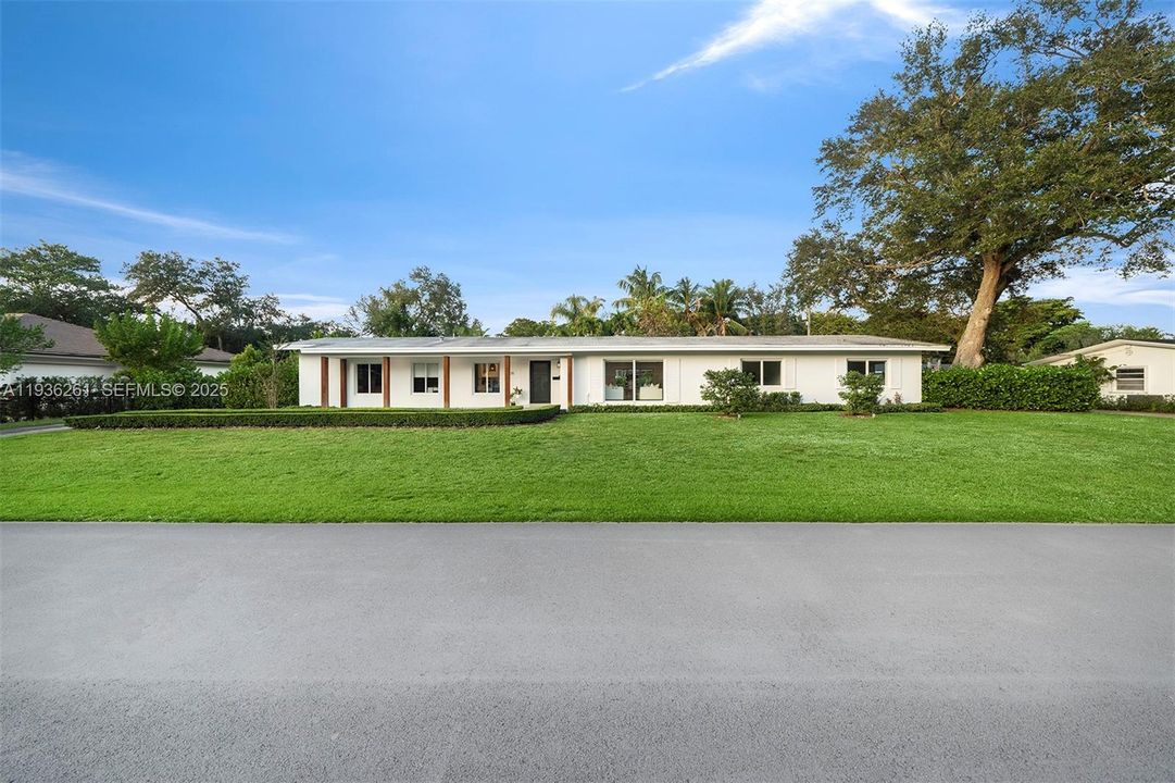 В аренду: $9,900 (3 спален, 2 ванн, 2036 Квадратных фут)