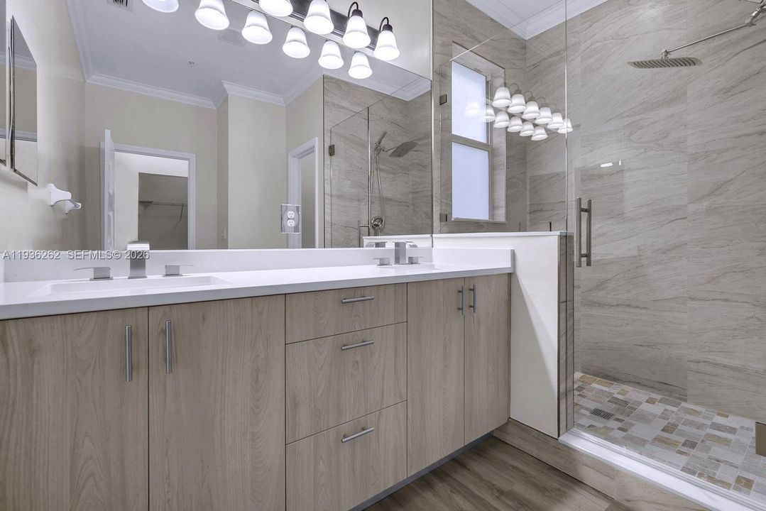 На продажу: $665,000 (3 спален, 3 ванн, 1992 Квадратных фут)