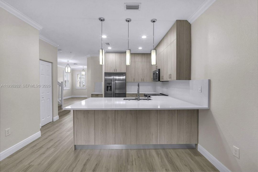 На продажу: $665,000 (3 спален, 3 ванн, 1992 Квадратных фут)