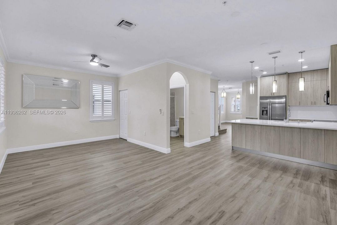 На продажу: $665,000 (3 спален, 3 ванн, 1992 Квадратных фут)