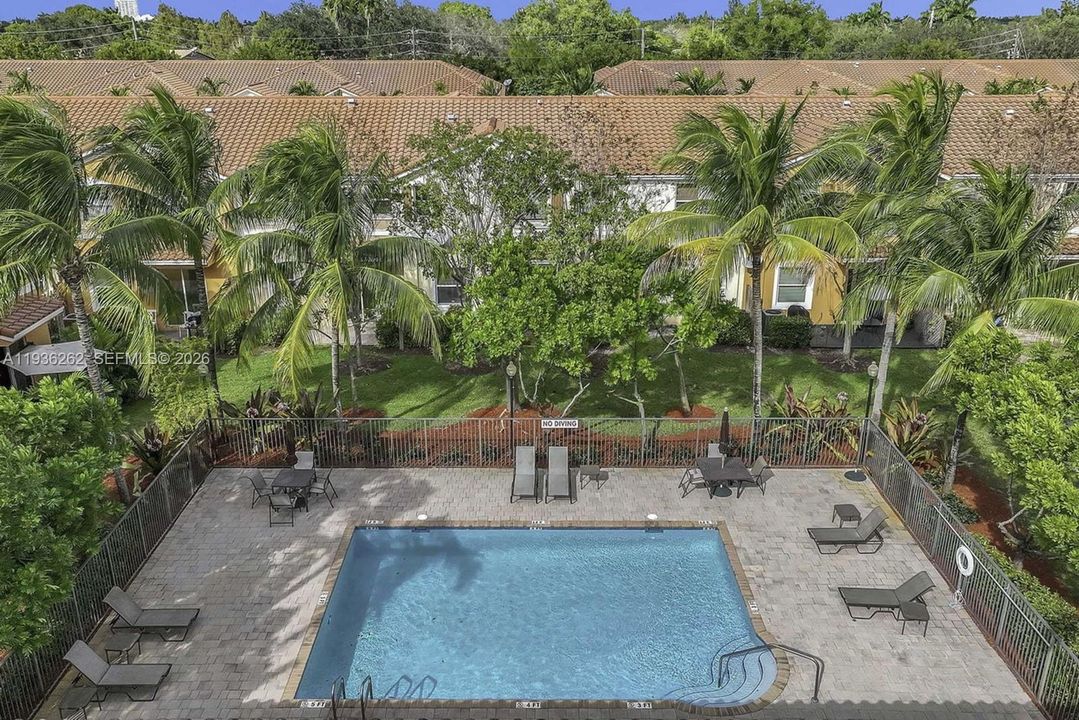 На продажу: $665,000 (3 спален, 3 ванн, 1992 Квадратных фут)