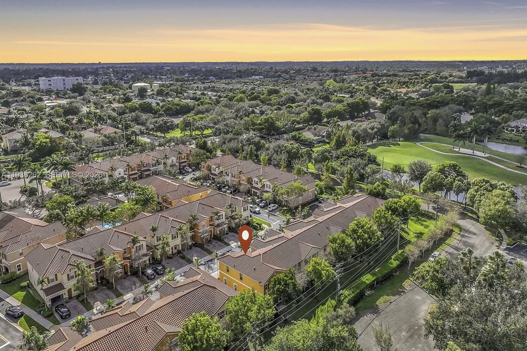 На продажу: $665,000 (3 спален, 3 ванн, 1992 Квадратных фут)