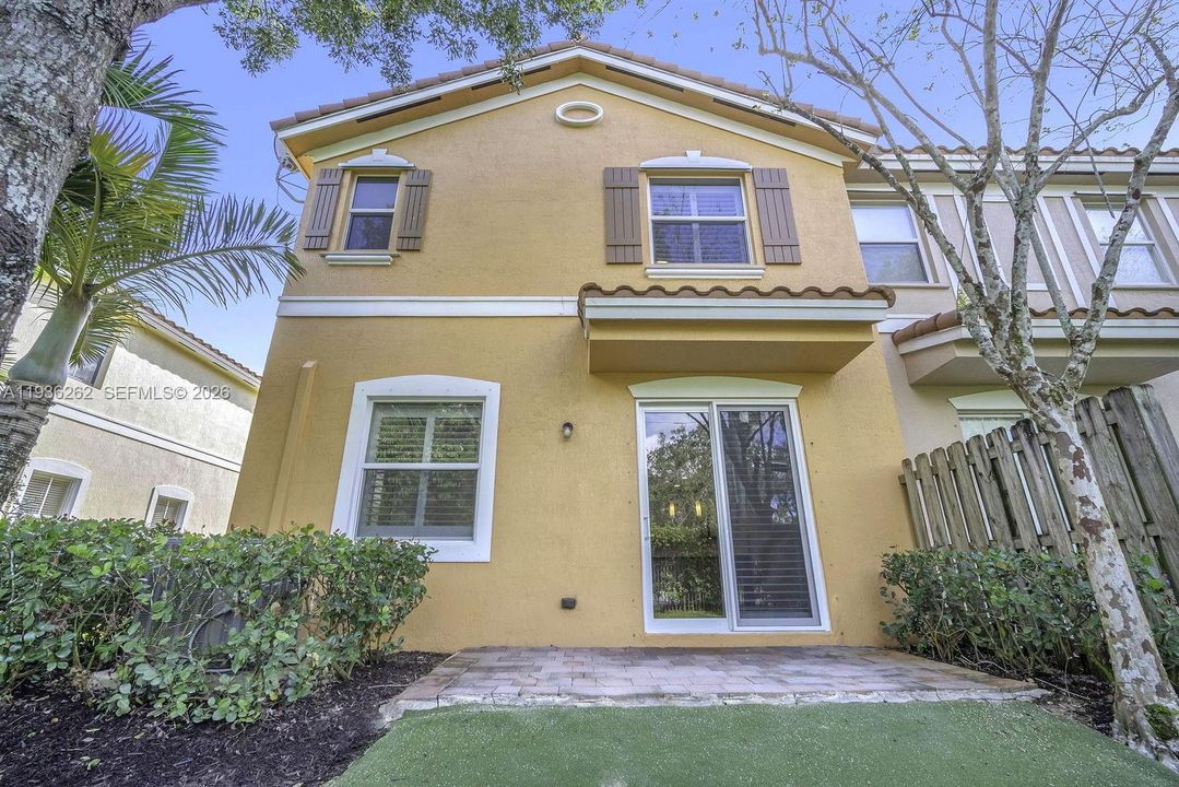 На продажу: $665,000 (3 спален, 3 ванн, 1992 Квадратных фут)