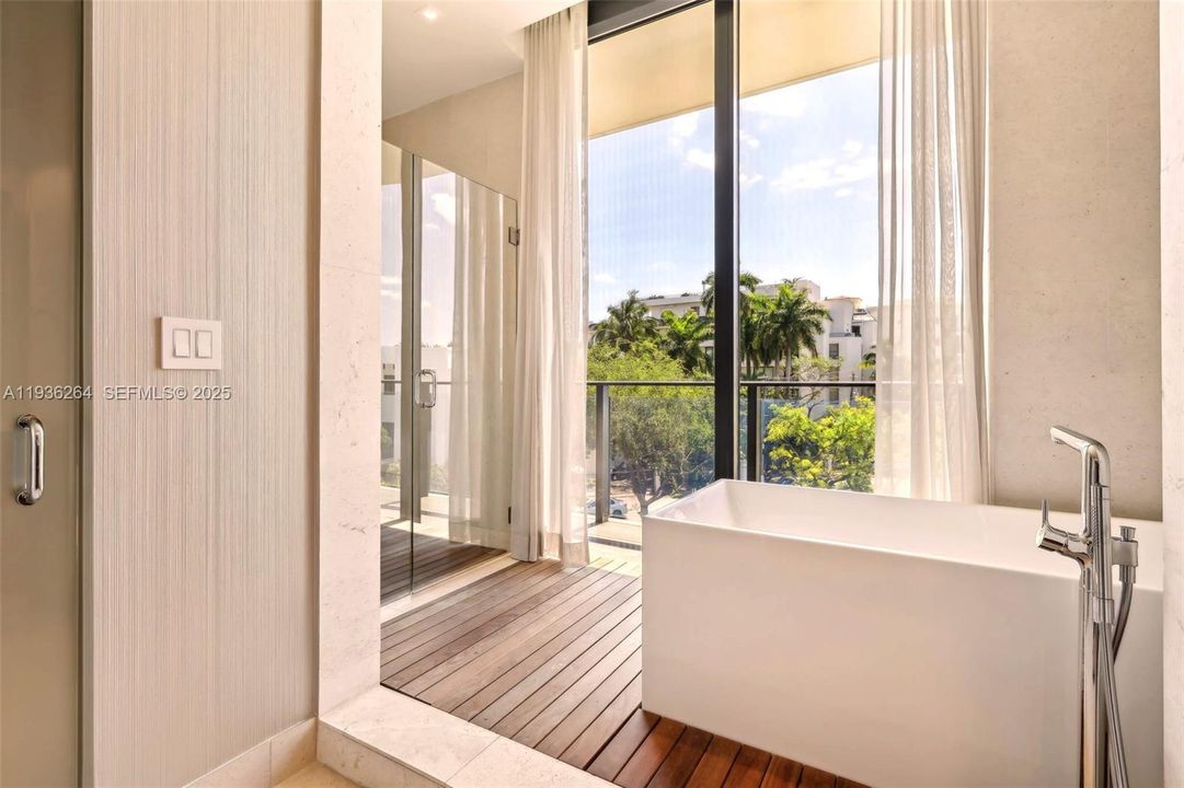 For Sale: $3,650,000 (3 beds, 4 baths, 2453 Square Feet)