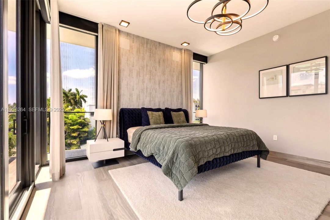 For Sale: $3,650,000 (3 beds, 4 baths, 2453 Square Feet)