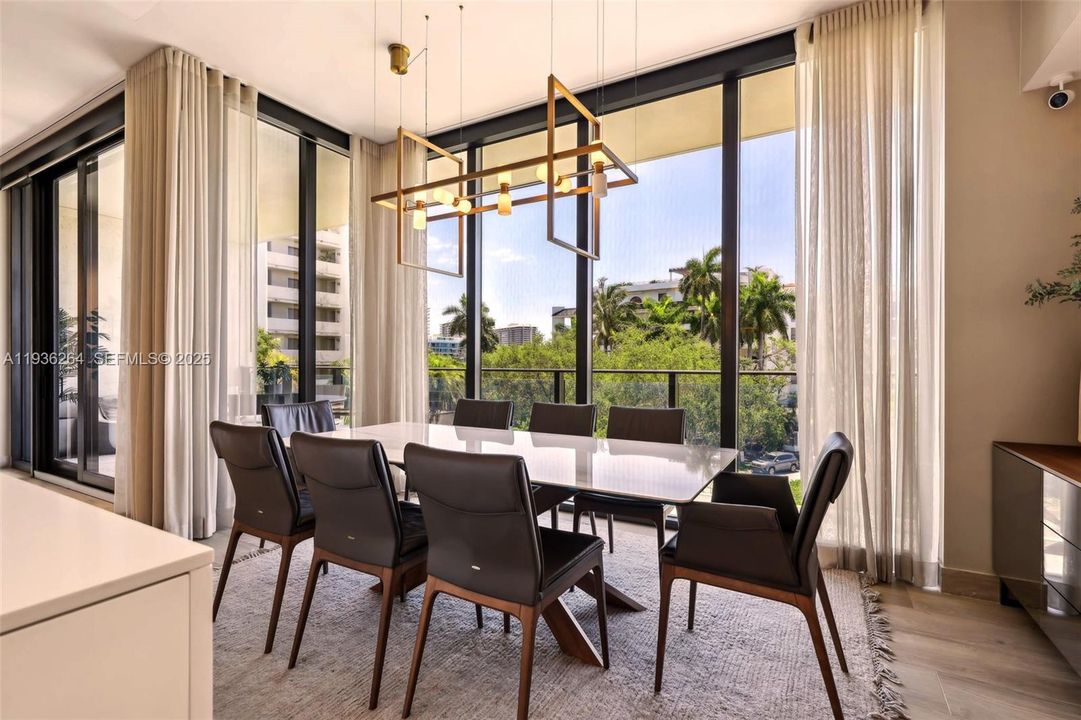 For Sale: $3,650,000 (3 beds, 4 baths, 2453 Square Feet)