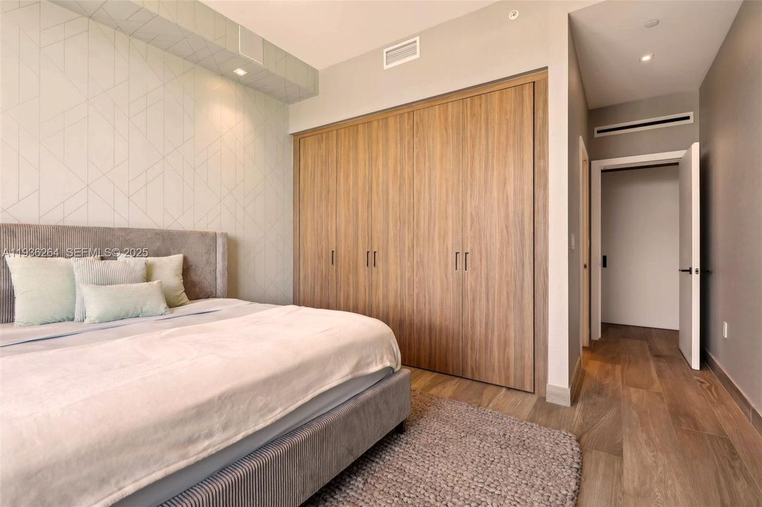 For Sale: $3,650,000 (3 beds, 4 baths, 2453 Square Feet)