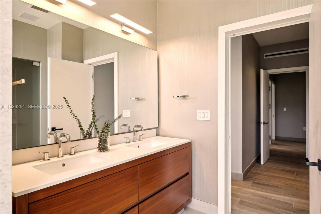 For Sale: $3,650,000 (3 beds, 4 baths, 2453 Square Feet)