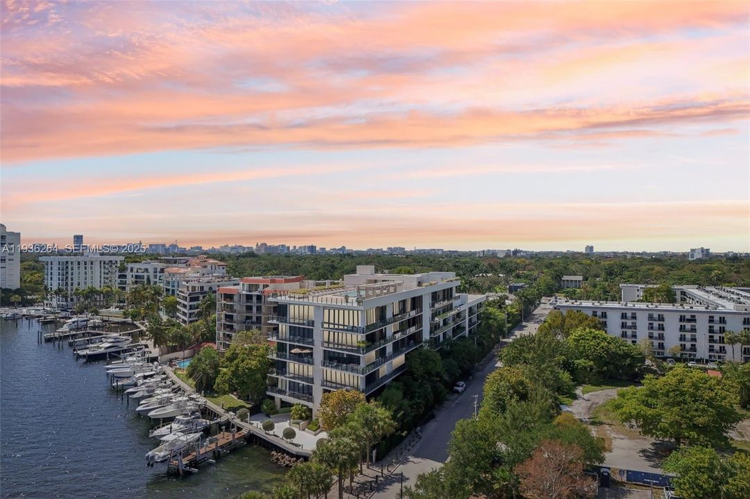 For Sale: $3,650,000 (3 beds, 4 baths, 2453 Square Feet)