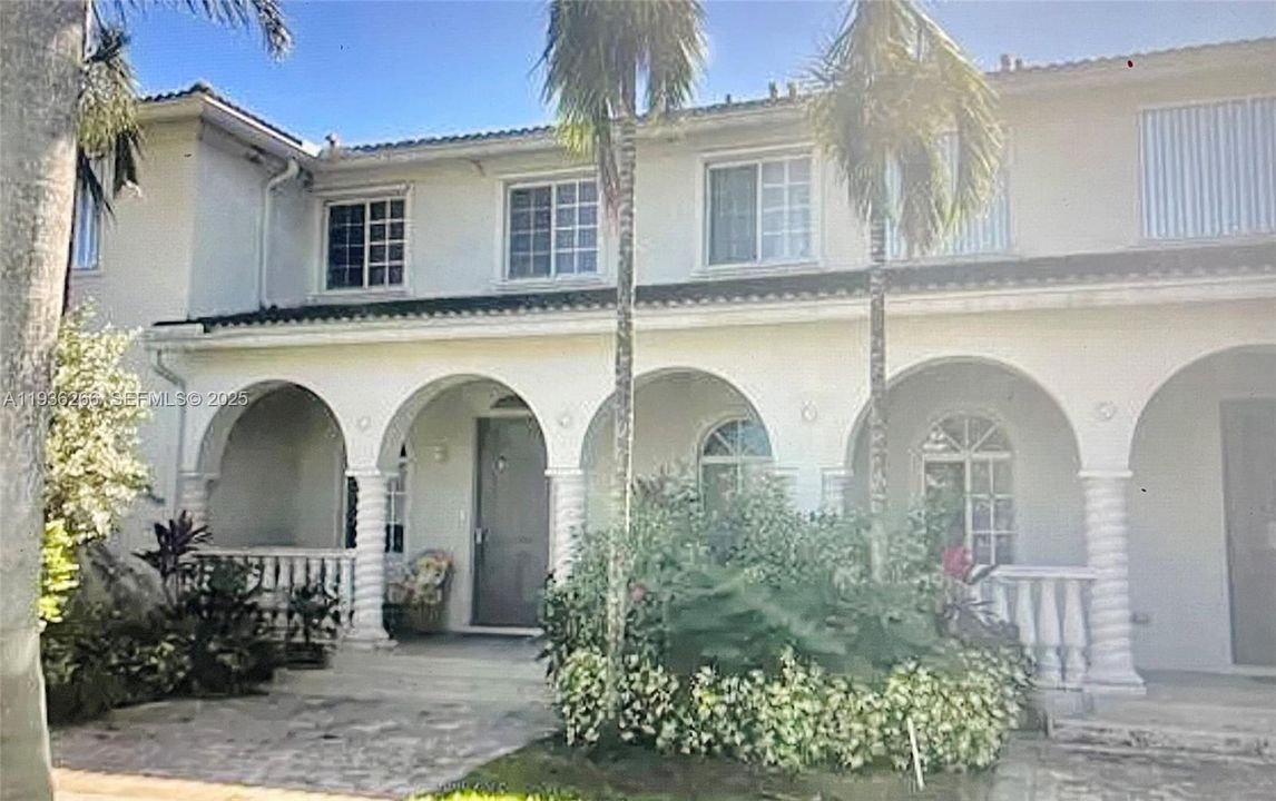 For Sale: $349,900 (2 beds, 2 baths, 1408 Square Feet)