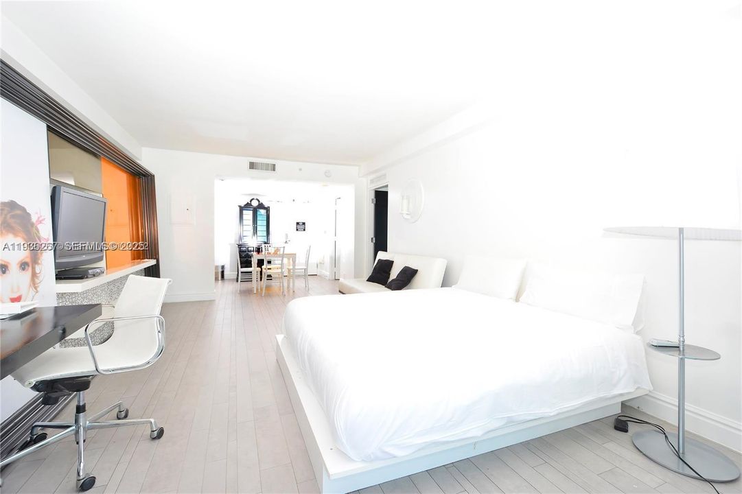 待售: $570,000 (1 贝兹, 1 浴室, 696 平方英尺)