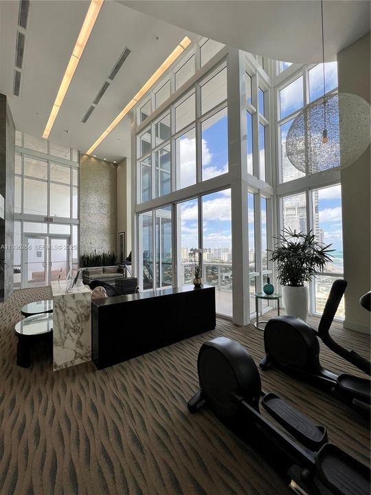 出租: $5,800 (2 贝兹, 2 浴室, 1289 平方英尺)