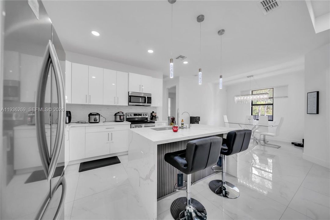 待售: $399,995 (3 贝兹, 2 浴室, 1562 平方英尺)