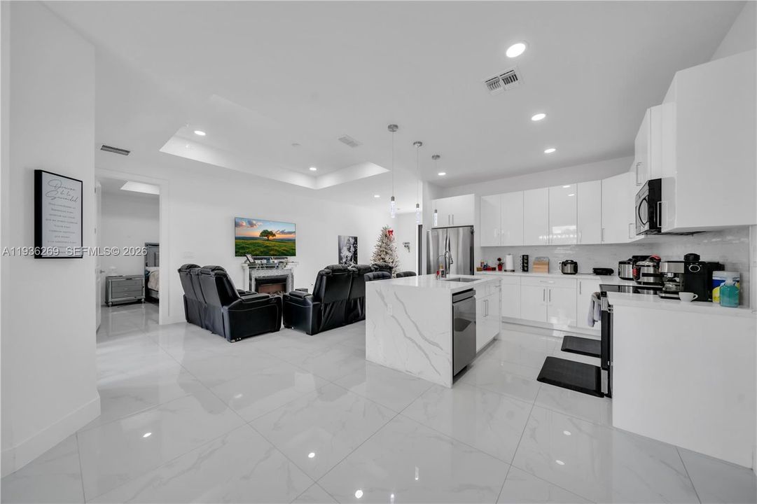 待售: $399,995 (3 贝兹, 2 浴室, 1562 平方英尺)