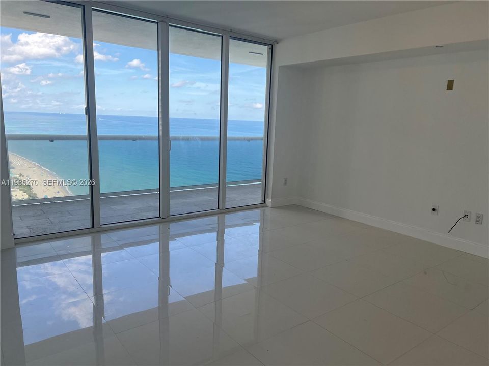 For Rent: $10,500 (3 beds, 3 baths, 2065 Square Feet)