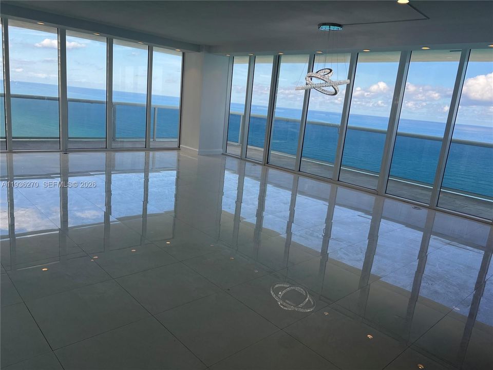 For Rent: $10,500 (3 beds, 3 baths, 2065 Square Feet)