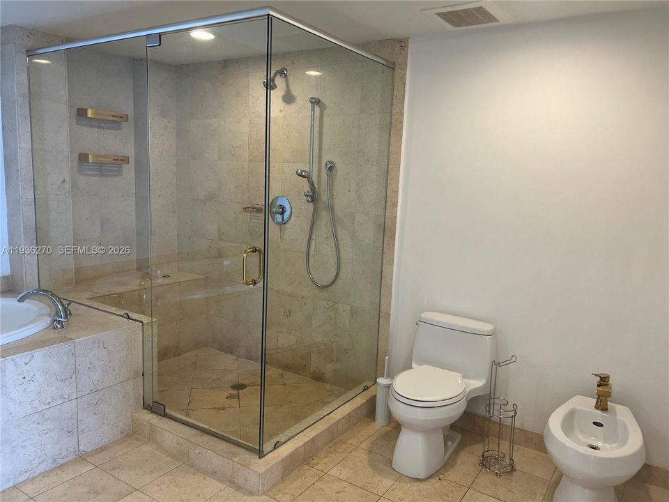 For Rent: $10,500 (3 beds, 3 baths, 2065 Square Feet)