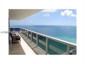 For Rent: $10,500 (3 beds, 3 baths, 2065 Square Feet)