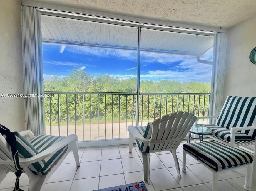 En Venta: $289,000 (2 camas, 2 baños, 1090 Pies cuadrados)