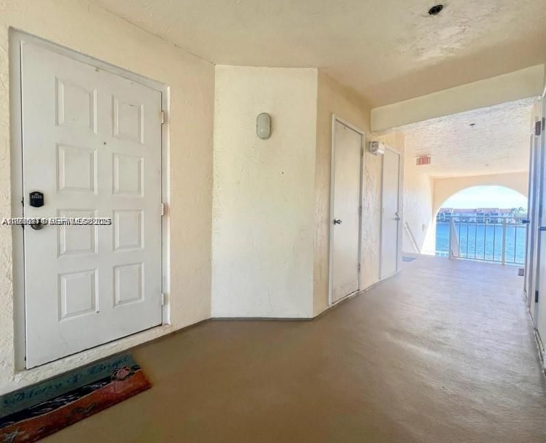 En Venta: $289,000 (2 camas, 2 baños, 1090 Pies cuadrados)