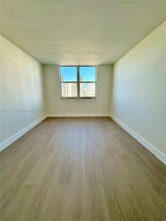 待售: $315,000 (1 贝兹, 1 浴室, 762 平方英尺)