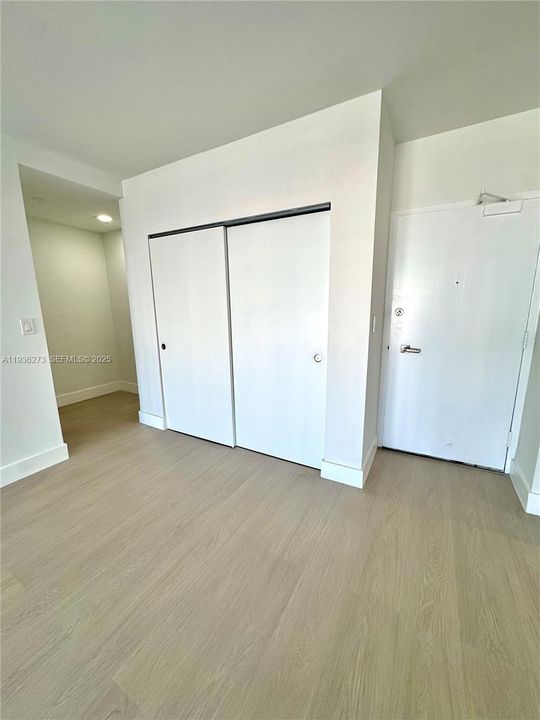 待售: $315,000 (1 贝兹, 1 浴室, 762 平方英尺)