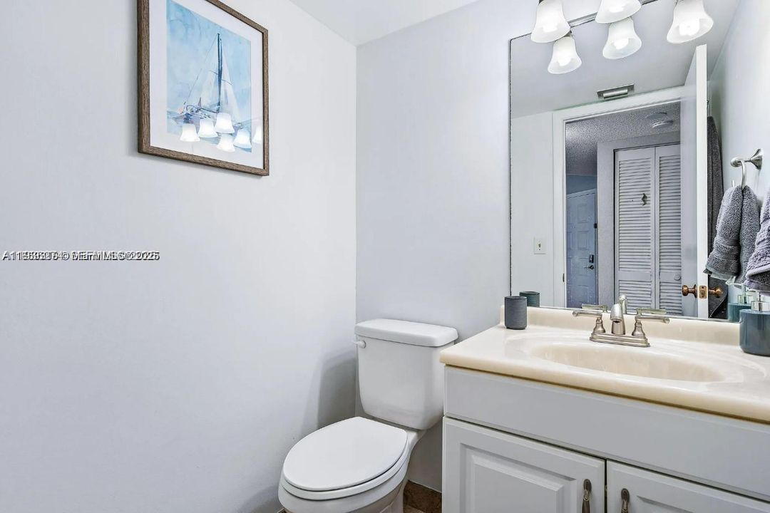 На продажу: $329,000 (1 спален, 1 ванн, 860 Квадратных фут)