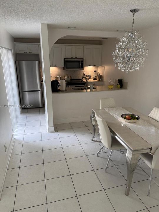 En Venta: $315,000 (2 camas, 2 baños, 1140 Pies cuadrados)