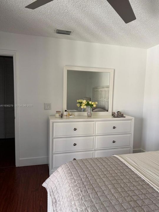 En Venta: $315,000 (2 camas, 2 baños, 1140 Pies cuadrados)