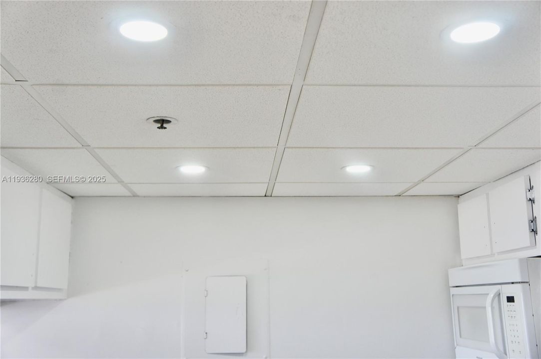 For Rent: $3,050 (2 beds, 2 baths, 1030 Square Feet)