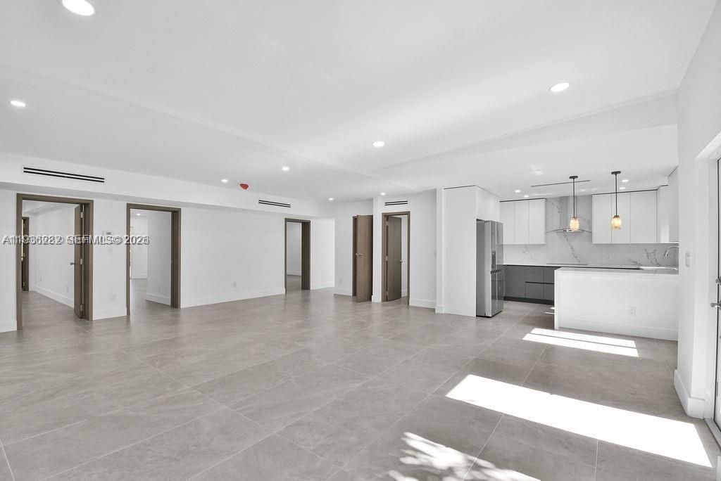 待售: $999,900 (3 贝兹, 3 浴室, 1359 平方英尺)