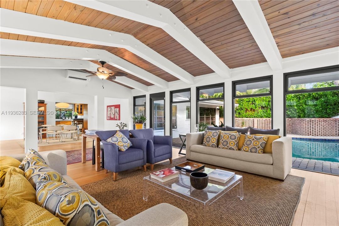 For Rent: $9,999 (3 beds, 3 baths, 1490 Square Feet)