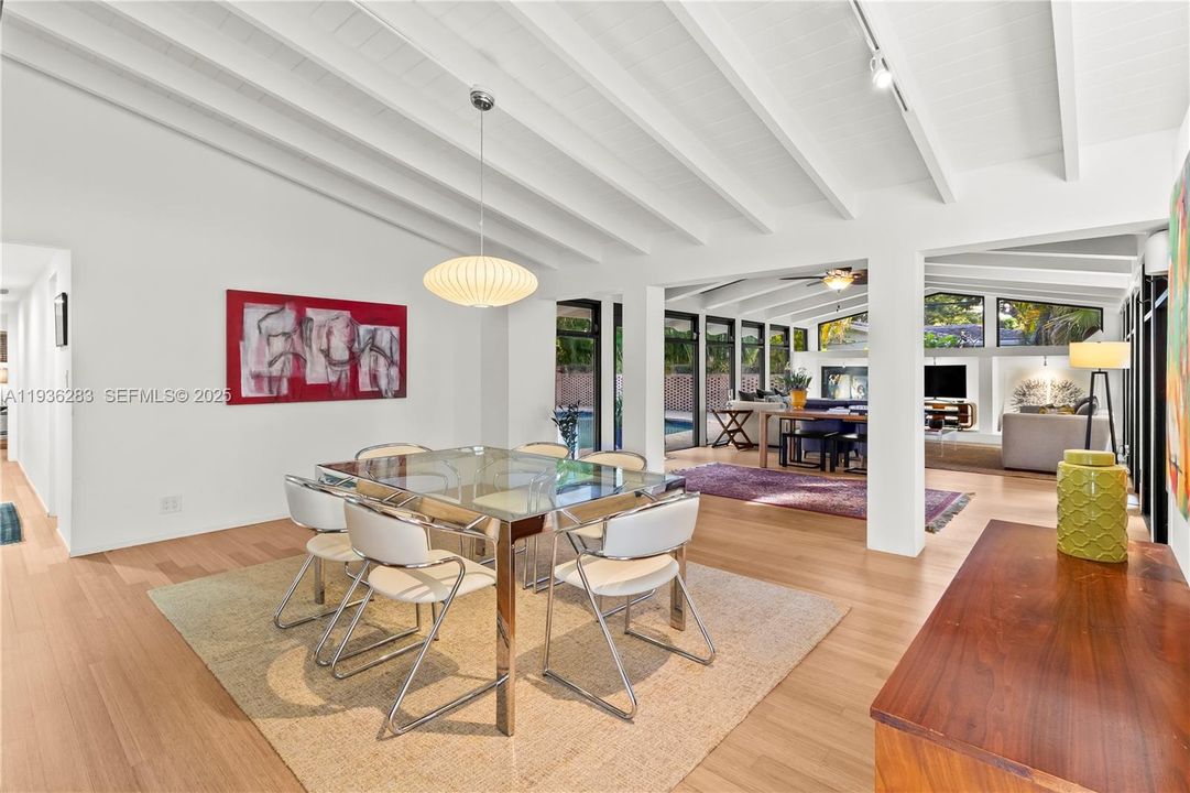 For Rent: $9,999 (3 beds, 3 baths, 1490 Square Feet)