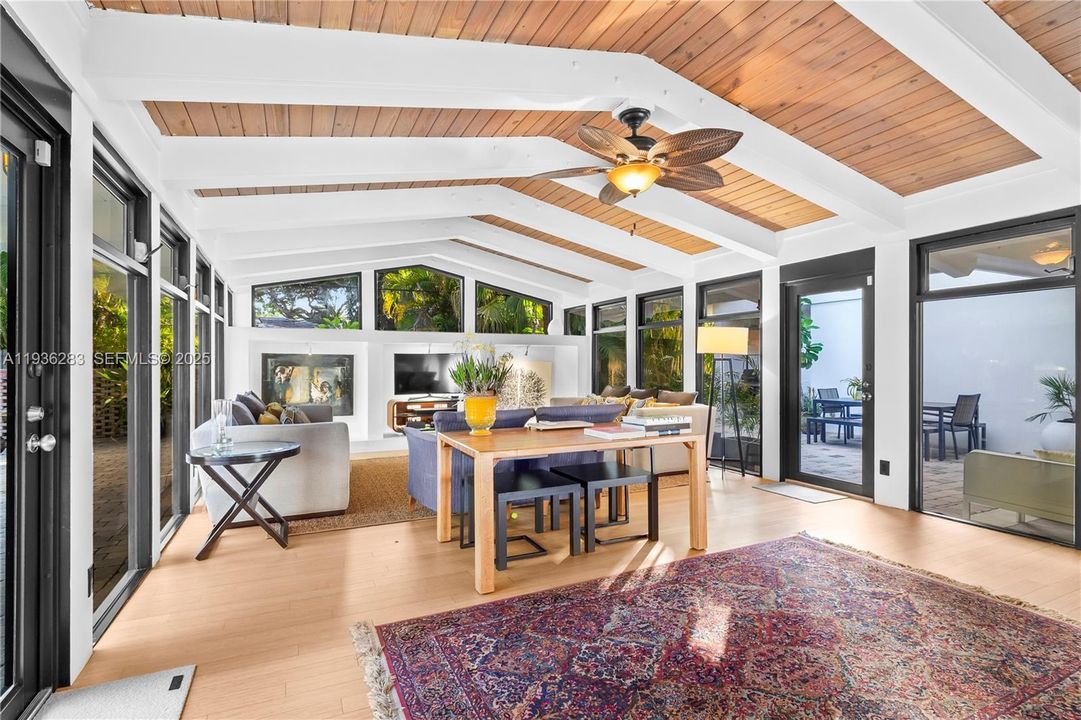 For Rent: $9,999 (3 beds, 3 baths, 1490 Square Feet)