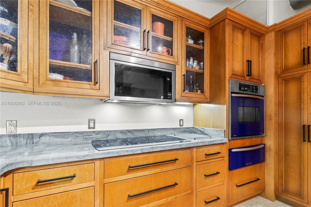 For Rent: $9,999 (3 beds, 3 baths, 1490 Square Feet)