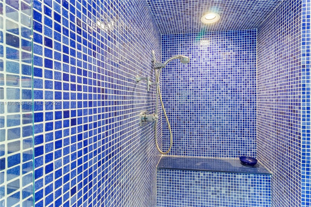 For Rent: $9,999 (3 beds, 3 baths, 1490 Square Feet)