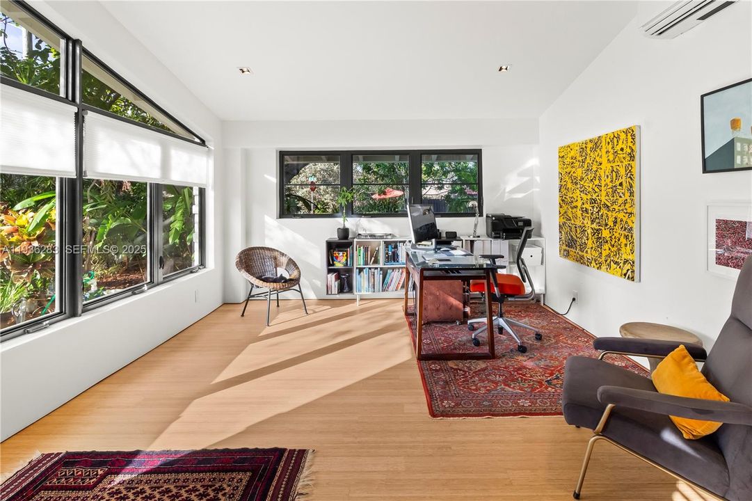 For Rent: $9,999 (3 beds, 3 baths, 1490 Square Feet)